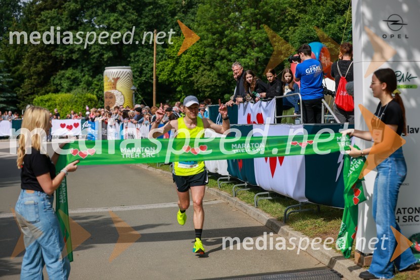 42. Maraton treh src, teki