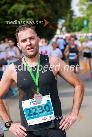 42. Maraton treh src, teki