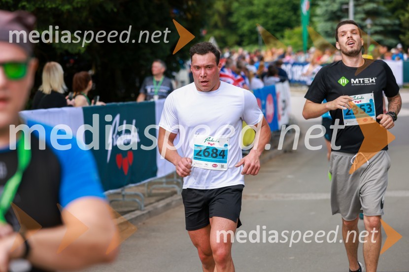 42. Maraton treh src, teki