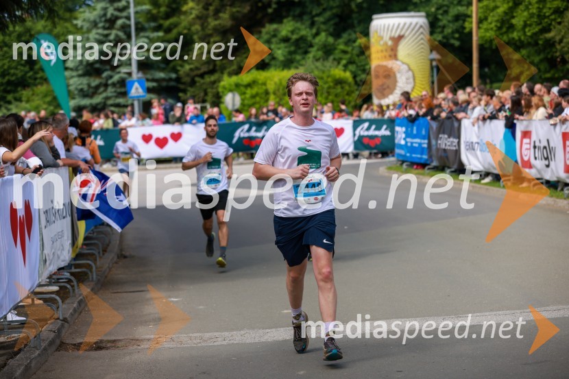 42. Maraton treh src, teki