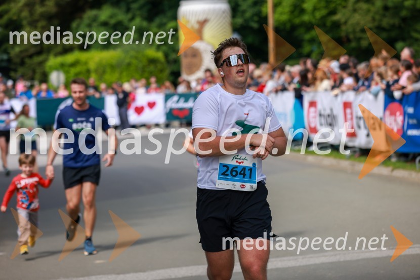 42. Maraton treh src, teki