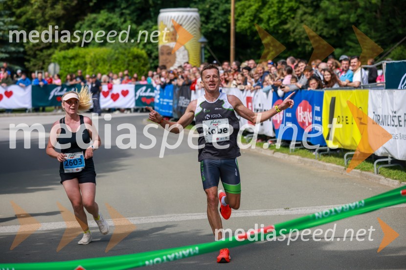 42. Maraton treh src, teki