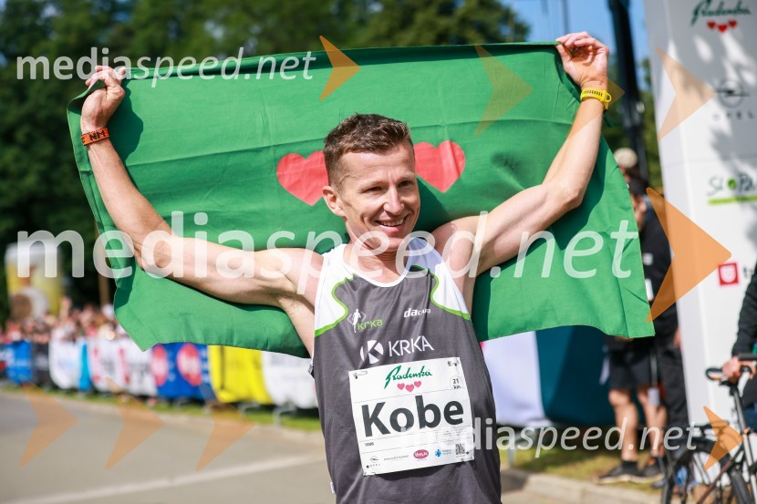 42. Maraton treh src, teki