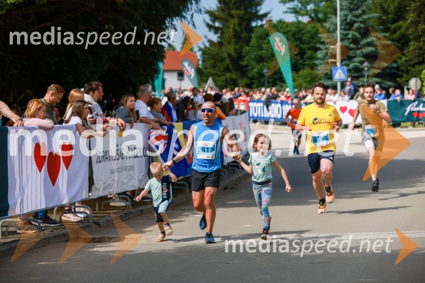 42. Maraton treh src, teki