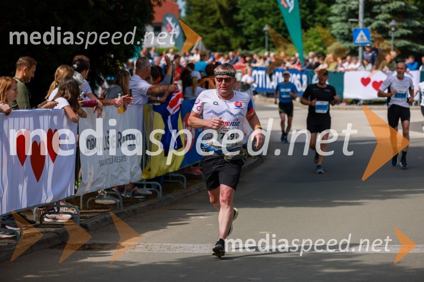 42. Maraton treh src, teki