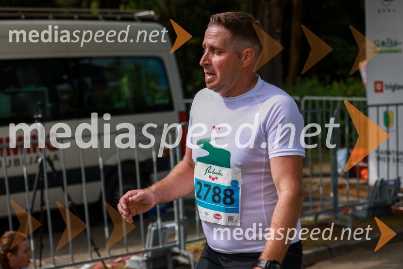 42. Maraton treh src, teki