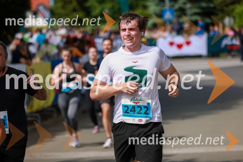 42. Maraton treh src, teki