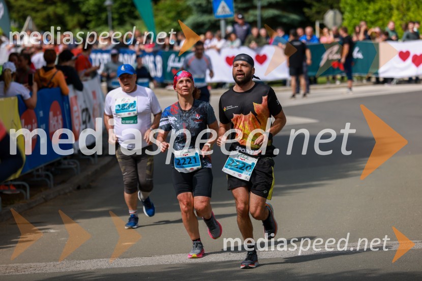 42. Maraton treh src, teki