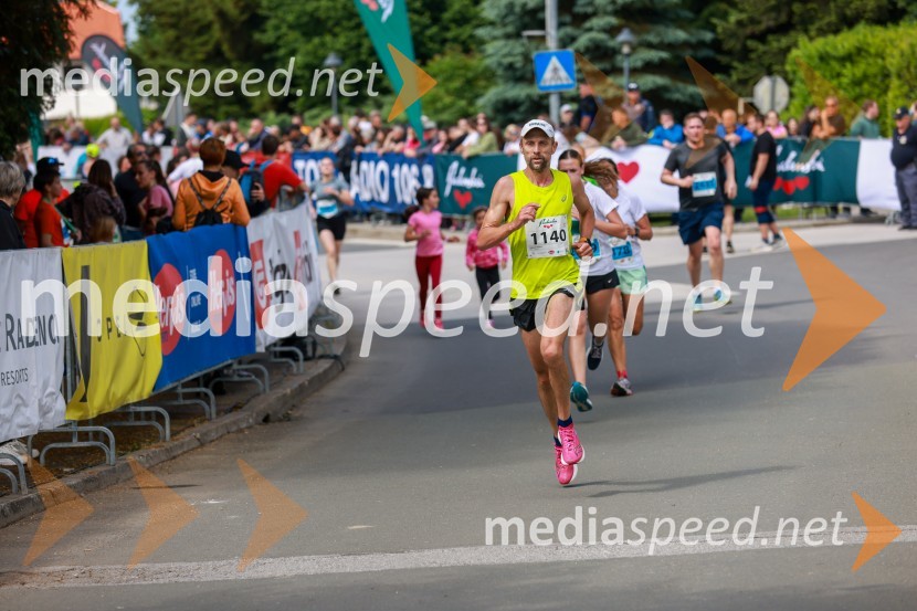 42. Maraton treh src, teki