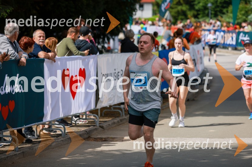 42. Maraton treh src, teki