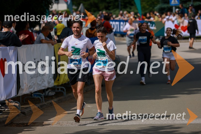 42. Maraton treh src, teki