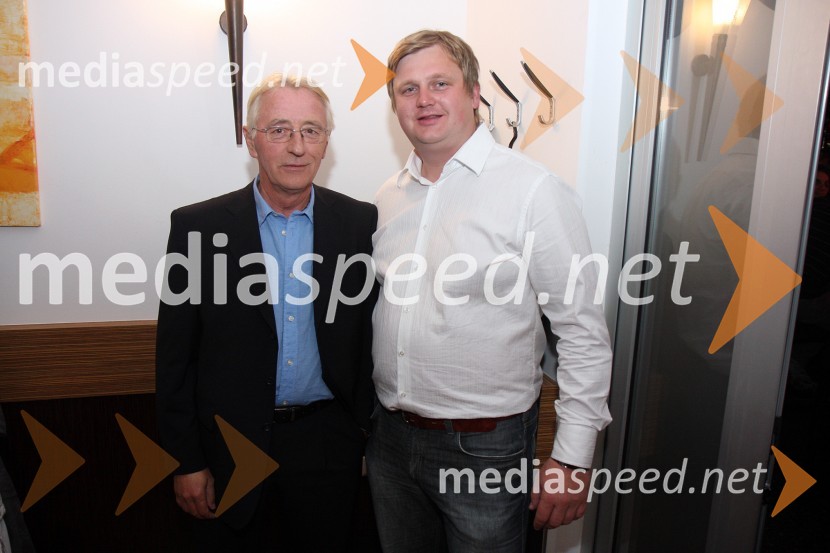 Oliver Dragojevič, hrvaški pevec in Davor Račič, prokurist Uni Gostinstvo d.o.o.Dalmatinski večer z Oliverjem Dragojevičem v Bowling centru Strike