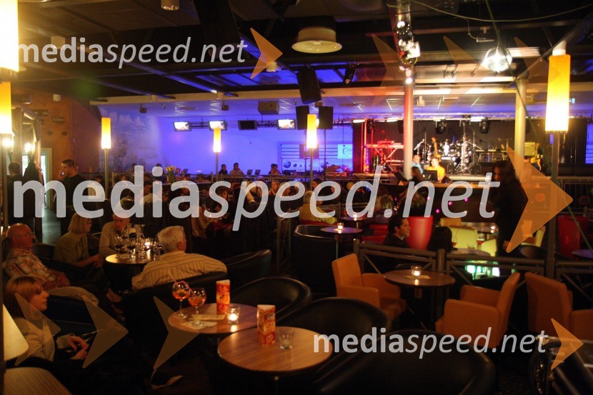 Dalmatinski večer z Oliverjem Dragojevičem v Bowling centru Strike