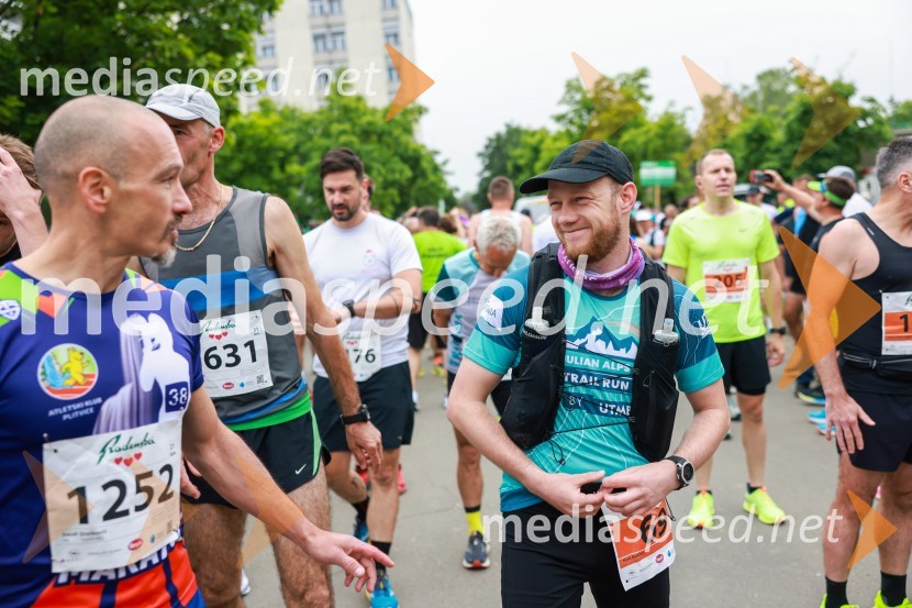 42. Maraton treh src, teki