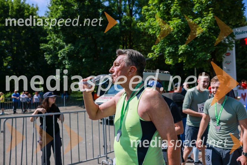  Borut Pahor, nekdanji predsednik Republike Slovenije42. Maraton treh src, teki