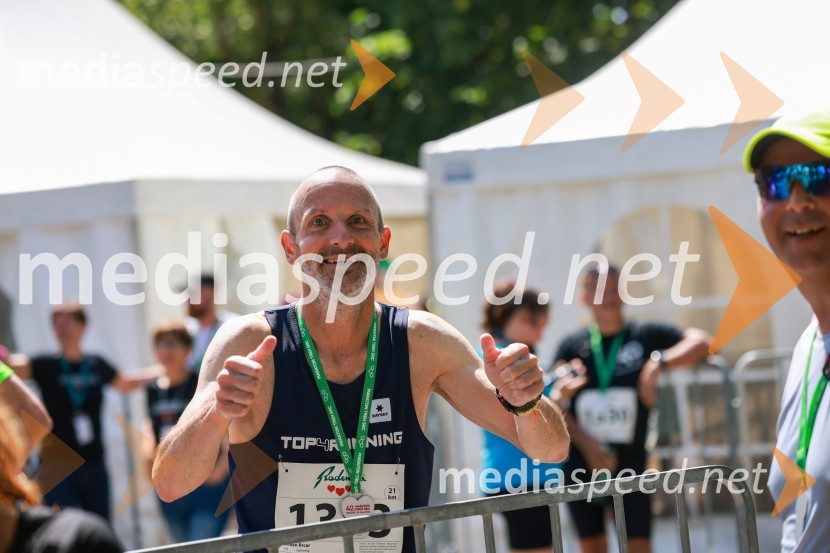 42. Maraton treh src, teki