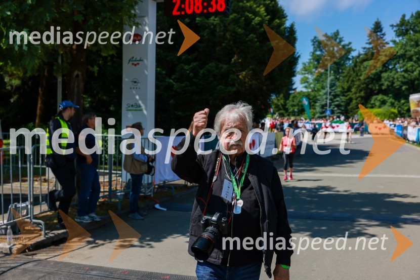 42. Maraton treh src, teki