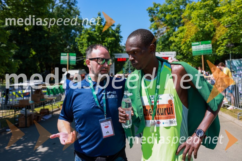 42. Maraton treh src, teki