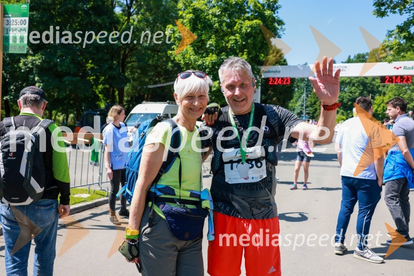 Barbra Drnač, novinarka, plesalka, koreografinja in televizijska voditeljica;  Bojan Požar, novinar42. Maraton treh src, teki