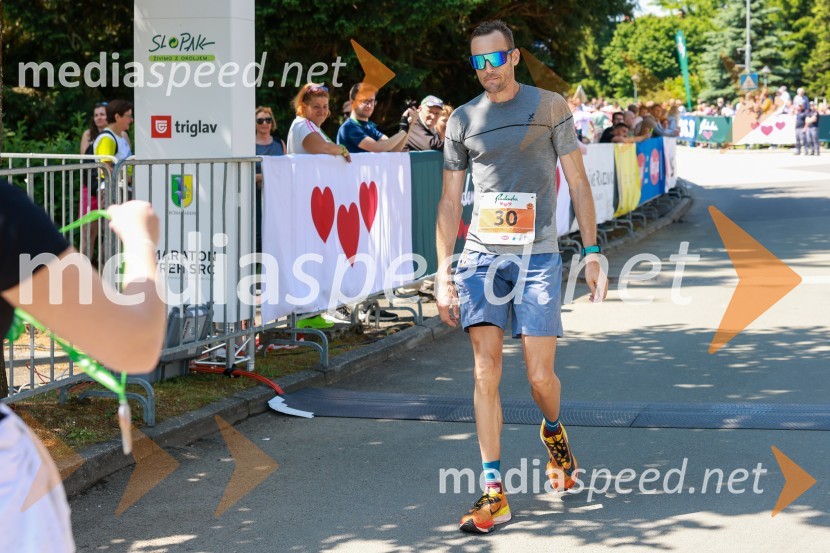 42. Maraton treh src, teki