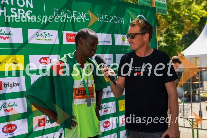  ... ;  Mitja Šeško, moderator prireditev 42. Maraton treh src, teki