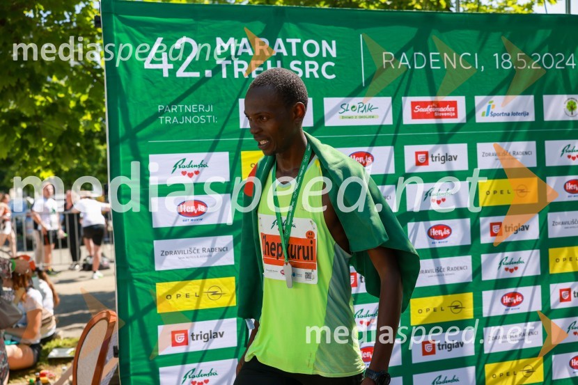 42. Maraton treh src, teki