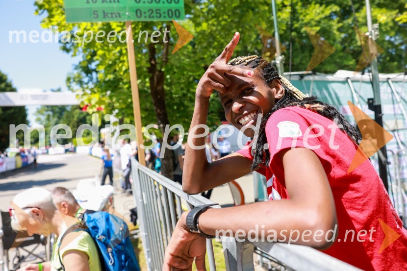 42. Maraton treh src, teki