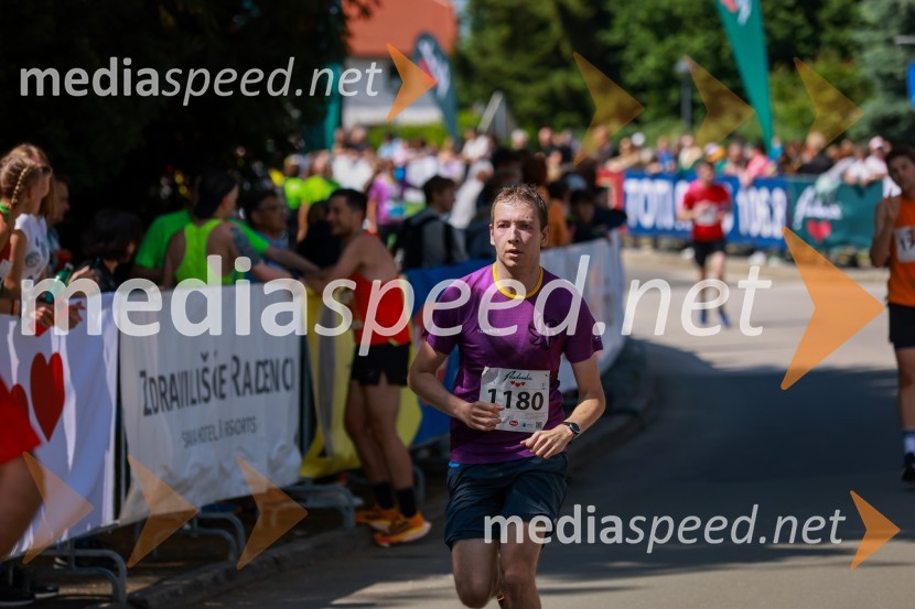 42. Maraton treh src, teki