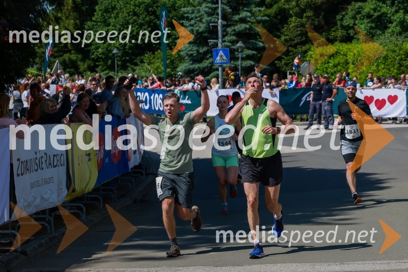  ... ;  Borut Pahor, nekdanji predsednik Republike Slovenije42. Maraton treh src, teki