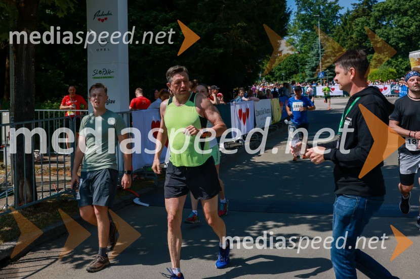  Borut Pahor, nekdanji predsednik Republike Slovenije42. Maraton treh src, teki