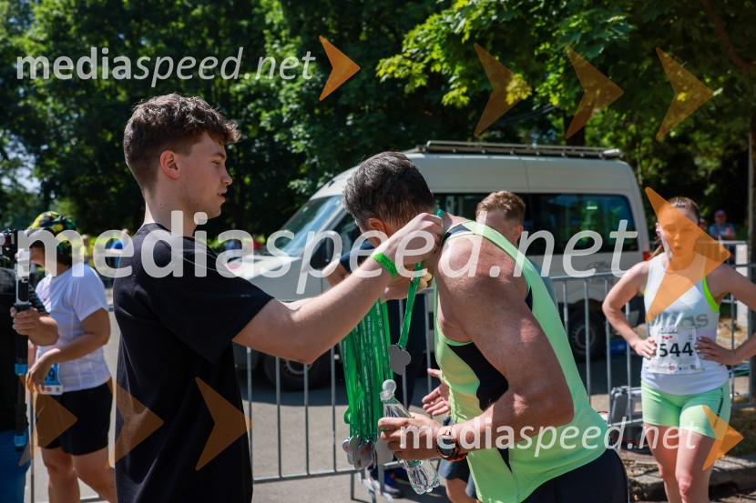  ... ;  Borut Pahor, nekdanji predsednik Republike Slovenije42. Maraton treh src, teki