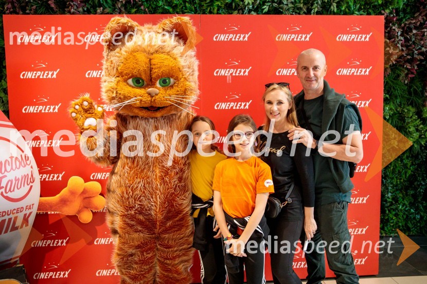  Tara Siana Fortuna;  Isabella  Fortuna;  Tamara Fortuna, blogerka;  Silvo FortunaPremiera filma najbolj popularnega oranžnega mačka Garfield v Cineplexx Ljubljana