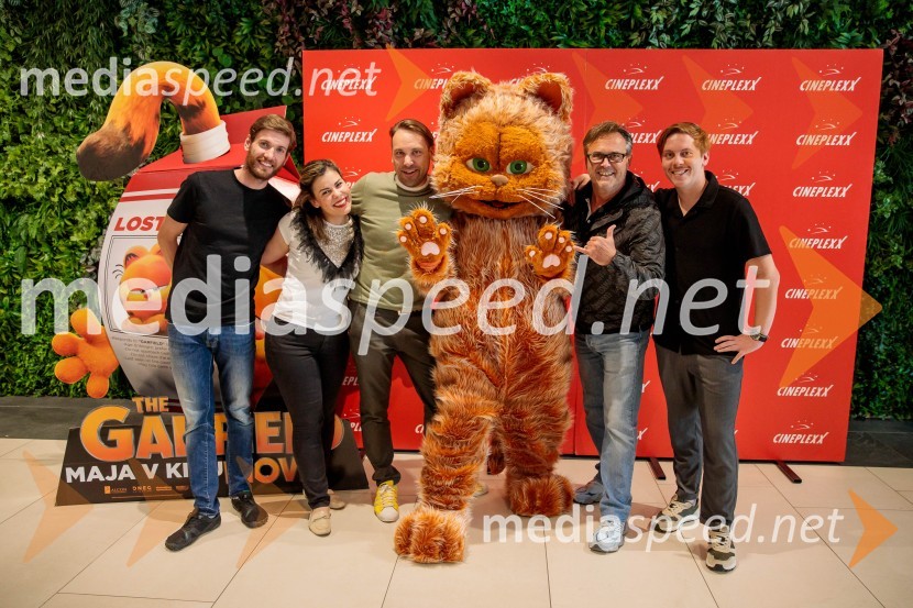 Robert Korošec, igralec;  Ana Maria Mitić, stand up komičarka;  Rok Kunaver, igralec;  Jernej Kuntner, igralec;  Gašper Gep MarkunPremiera filma najbolj popularnega oranžnega mačka Garfield v Cineplexx Ljubljana