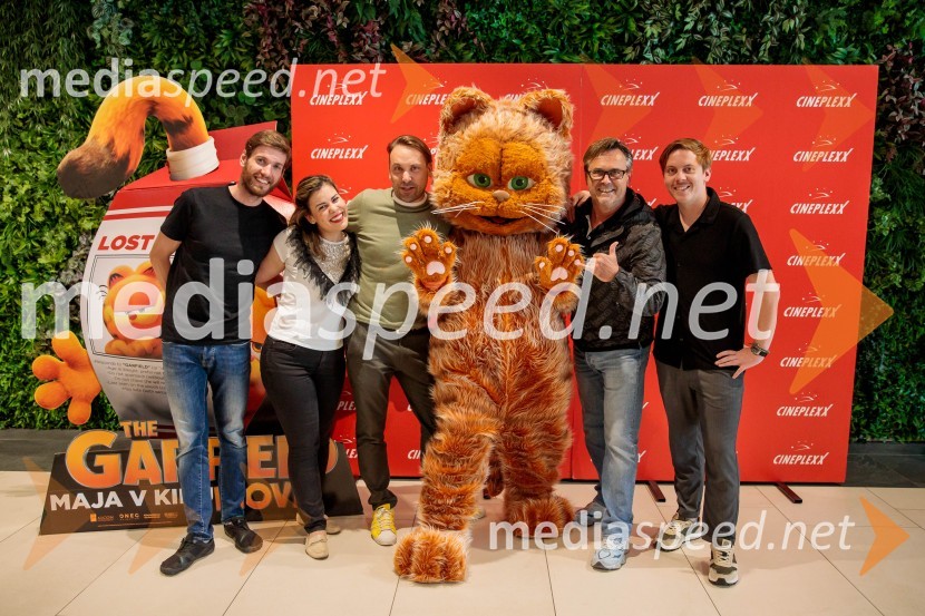  Robert Korošec, igralec;  Ana Maria Mitić, stand up komičarka;  Rok Kunaver, igralec;  Jernej Kuntner, igralec;  Gašper Gep MarkunPremiera filma najbolj popularnega oranžnega mačka Garfield v Cineplexx Ljubljana