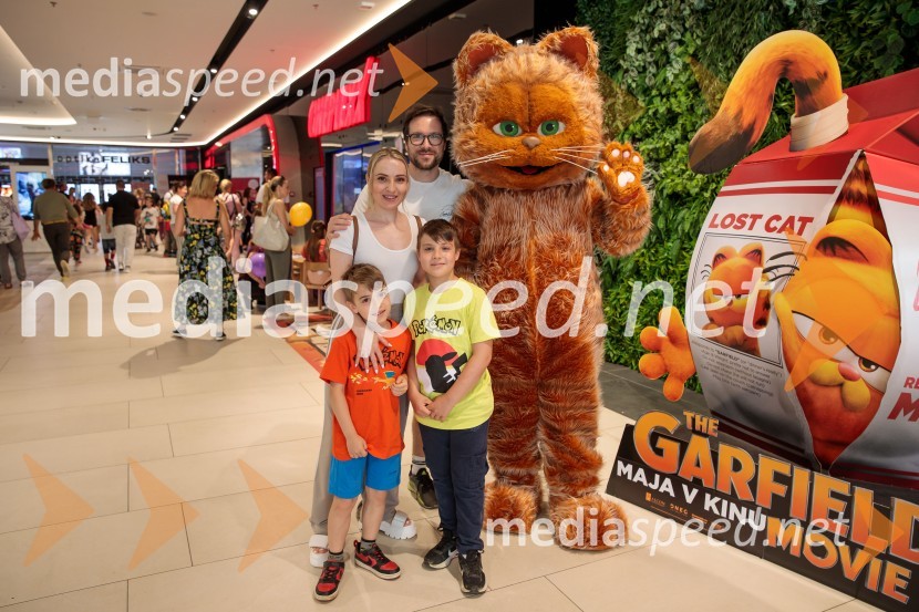  Liam Kristanc;  Ana Žontar Kristanc, kuharica, avtorica knjig;  Timon Kristanc;  Kristijan KristancPremiera filma najbolj popularnega oranžnega mačka Garfield v Cineplexx Ljubljana