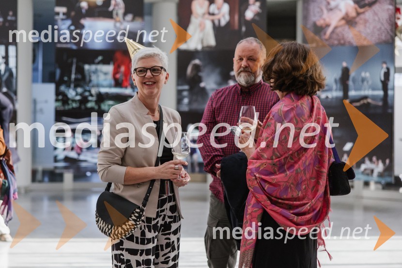  Mirjam Drnovšček, direktorica, SNG Nova Gorica;  Matjaž Bric, vodja reševalne službe ZD Nova GoricaKoncert ob 30-letnici gledališke hiše in 20-letnici statusa narodnega gledališča Nova Gorica