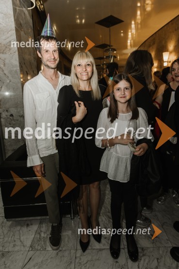  Peter Harl, igralec;  Neja Harl;  ... Koncert ob 30-letnici gledališke hiše in 20-letnici statusa narodnega gledališča Nova Gorica