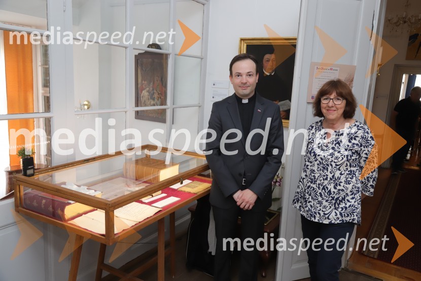 dr. Sebastijan Valentan, duhovnik, Župnija Sveti Peter pri Mariboru- Malečnik;  ... Odprtje Župnijske knjižnice Jurija Borešiča v  Malečniku