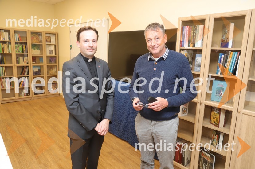 dr. Sebastijan Valentan, duhovnik, Župnija Sveti Peter pri Mariboru- Malečnik;  Peter Rak, novinarOdprtje Župnijske knjižnice Jurija Borešiča v  Malečniku