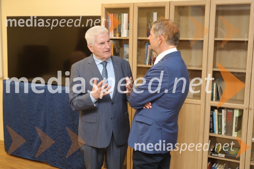 prof. dr. Ludvik Toplak,  predsednik Alma Mater Europaea, nekdanji rektor UM;  Primož Premzl, založnik, zbiratelj in galeristOdprtje Župnijske knjižnice Jurija Borešiča v  Malečniku