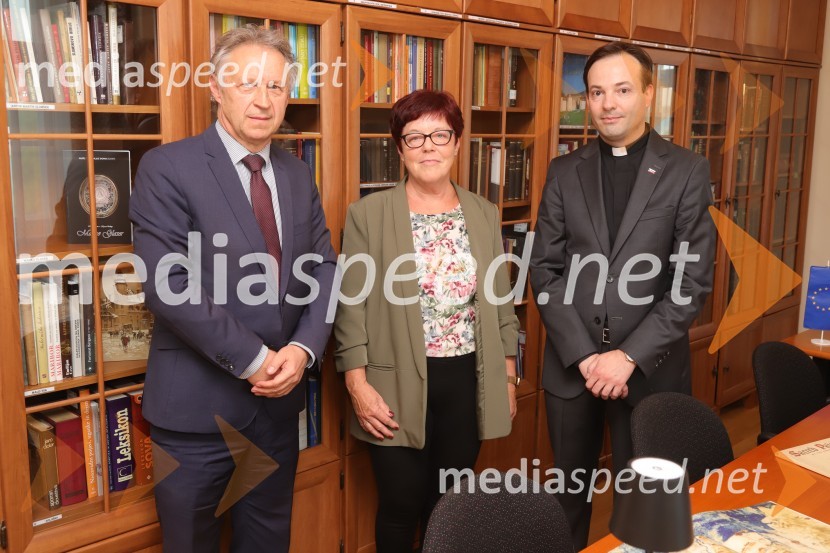  ... ;  ... ; dr. Sebastijan Valentan, duhovnik, Župnija Sveti Peter pri Mariboru- MalečnikOdprtje Župnijske knjižnice Jurija Borešiča v  Malečniku