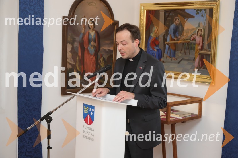 dr. Sebastijan Valentan, duhovnik, Župnija Sveti Peter pri Mariboru- MalečnikOdprtje Župnijske knjižnice Jurija Borešiča v  Malečniku