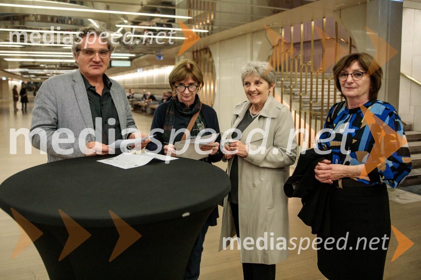  ... ;  Maja Cerar, lektorica;  ... ;  ... Miet Warlop: Ena pesem, premierno v Cankarjevem domu