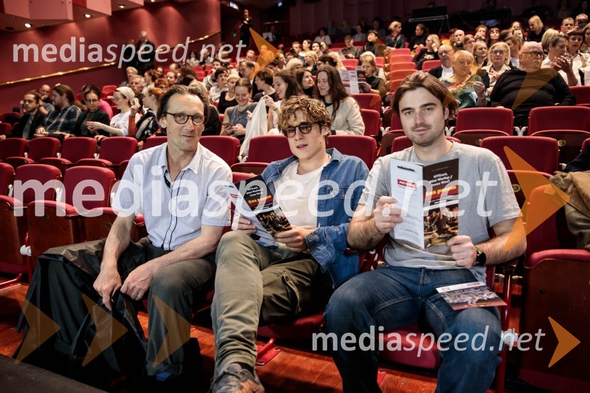  Marko  Mandić, igralec;  ... ;  ... Miet Warlop: Ena pesem, premierno v Cankarjevem domu