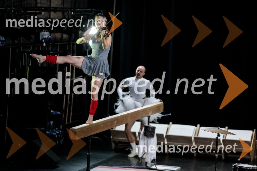  Elisabeth Klinck, igralkaMiet Warlop: Ena pesem, premierno v Cankarjevem domu