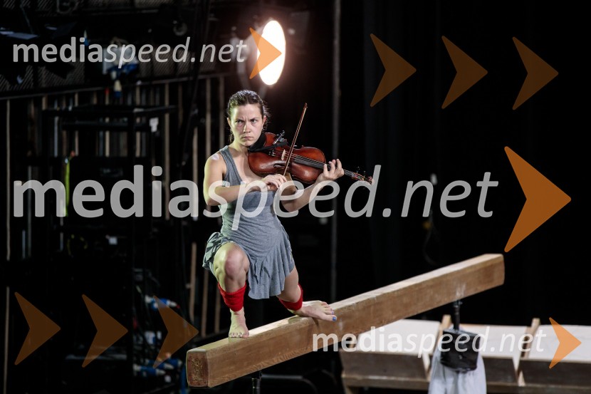  Elisabeth Klinck, igralkaMiet Warlop: Ena pesem, premierno v Cankarjevem domu