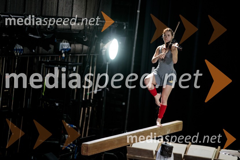  Elisabeth Klinck, igralkaMiet Warlop: Ena pesem, premierno v Cankarjevem domu