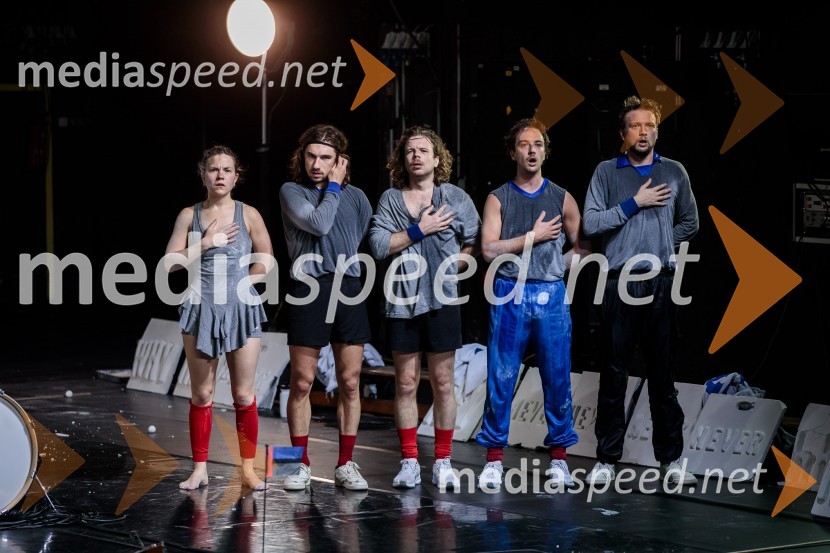  Elisabeth Klinck, igralka;  Melvin Slabbinck, igralec;  Wietse Tanghe, igralec;  Willem Lenaerts, igralec;  Max Colonne, igralecMiet Warlop: Ena pesem, premierno v Cankarjevem domu