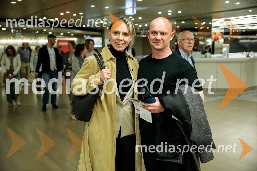  Manca  Ogorevc, igralka;  Damjan M. Trbovc, igralecMiet Warlop: Ena pesem, premierno v Cankarjevem domu