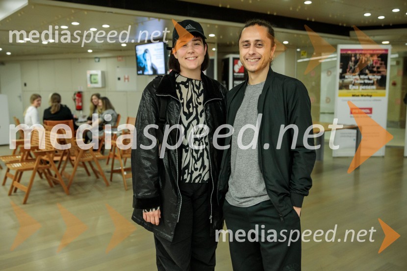  Tery  Žeželj, dramaturginja;  ... Miet Warlop: Ena pesem, premierno v Cankarjevem domu